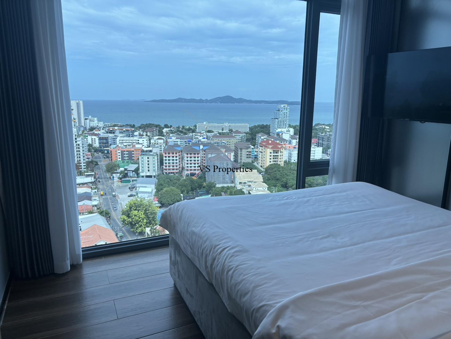 1 For Rent | 1 Bedroom Condo with Garden, City & Sea View at Beverly Mountain Bay, Pratamnak, Pattaya.