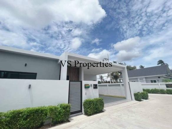 For Rent | Modern 3 Bedroom Private Pool Villa at Nong Pla Lai, East Pattaya.