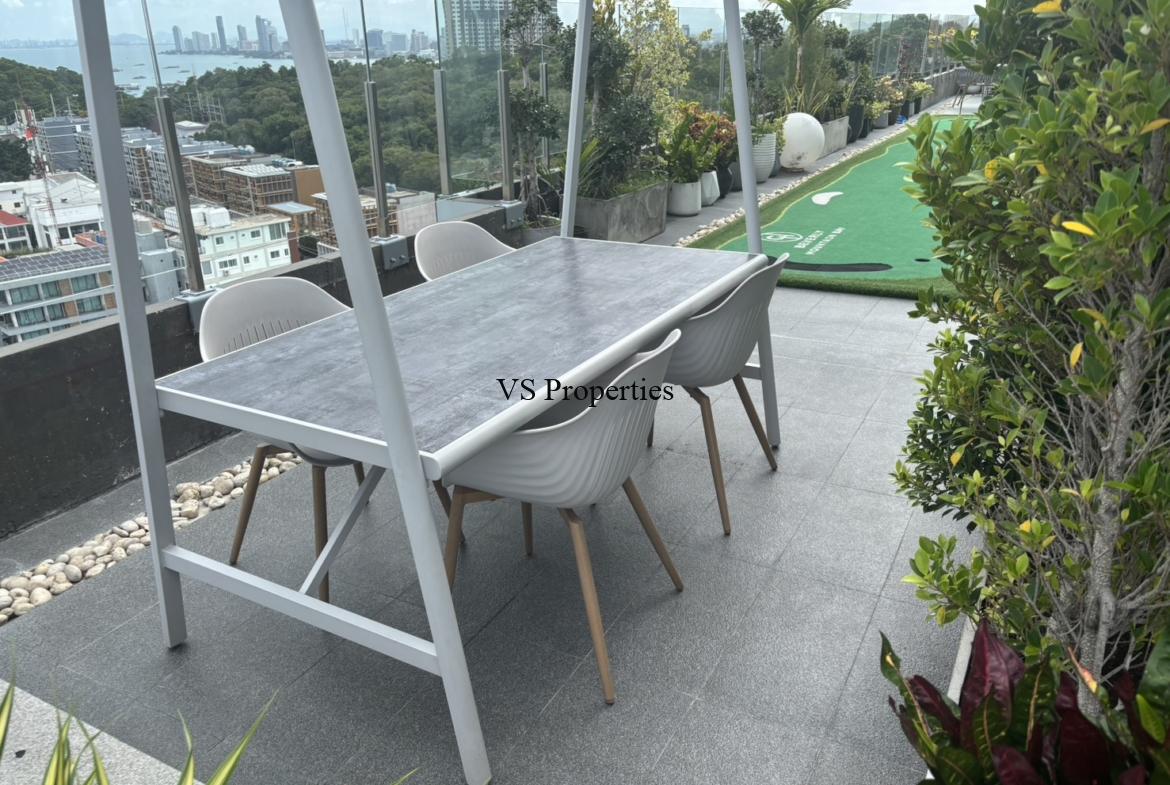 For Rent | 1 Bedroom Condo with Garden, City & Sea View at Beverly Mountain Bay, Pratamnak, Pattaya.
