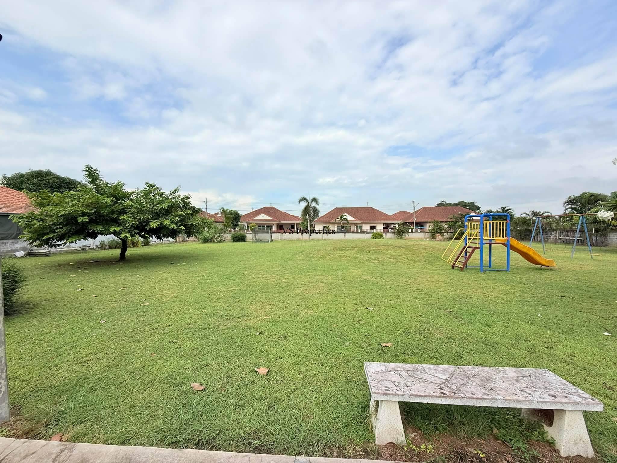 For Rent | Detached House 4 bedrooms Fully Furnished in Soi Noen Phlap Wan, Pattaya.