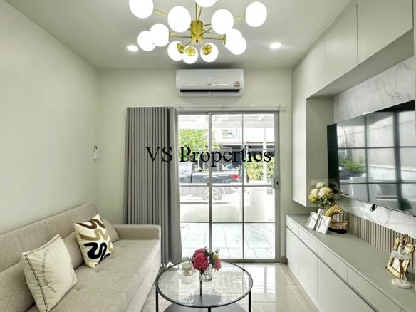 For Sale | 2-Story Corner House at Pruksa Village, East Pattaya.