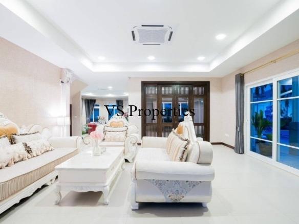For Rent | Luxury 6-Bedroom Private Pool Villa Tungkom-Tanman East Pattaya.