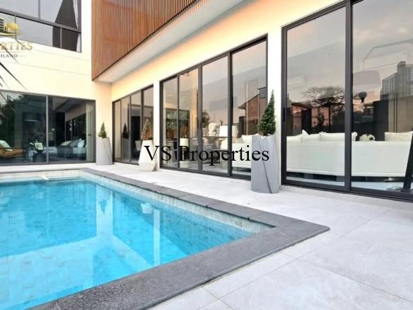 For Rent & Sale | Exclusive 8-Bedroom Private Pool Villa – South Pattaya.