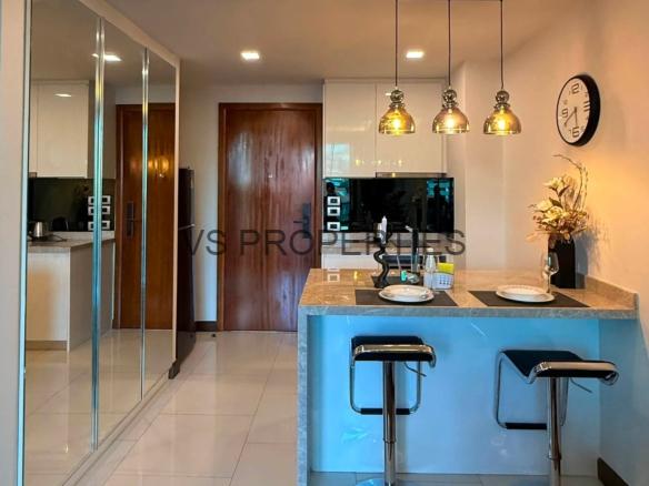 For Rent | 1 Bedroom Condo at The Peak Towers, Pratumnak.