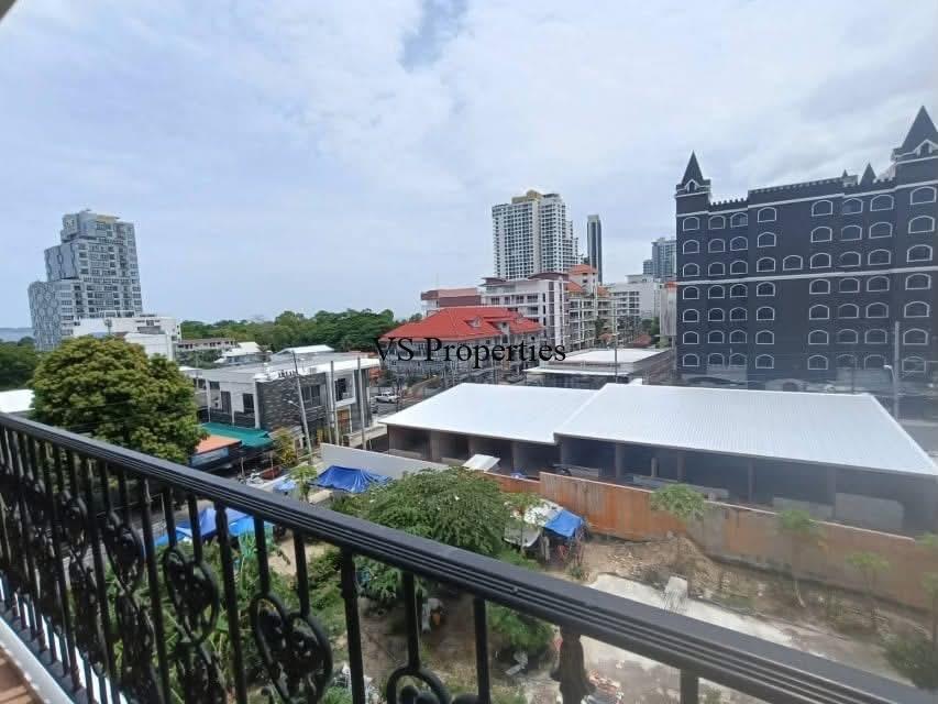 For Rent | 1 bedroom living with generous space and convenient facilities at Siam Oriental Garden Pratumnak, Pattaya.