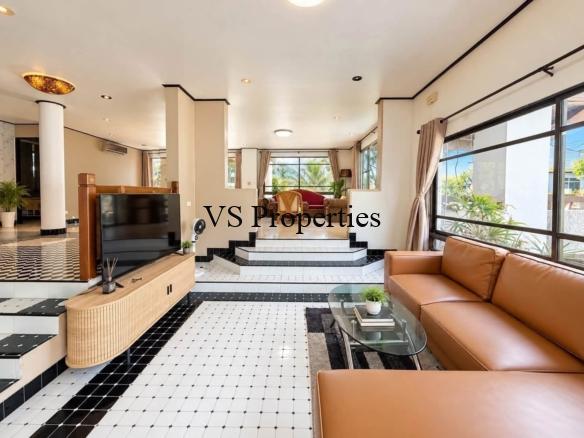 For Rent | 4 Bedroom detached house Luxury House in Central Pattaya.