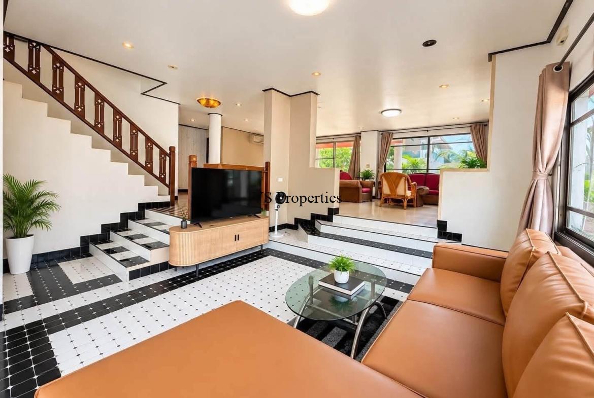 For Rent | 4 Bedroom detached house Luxury House in Central Pattaya.